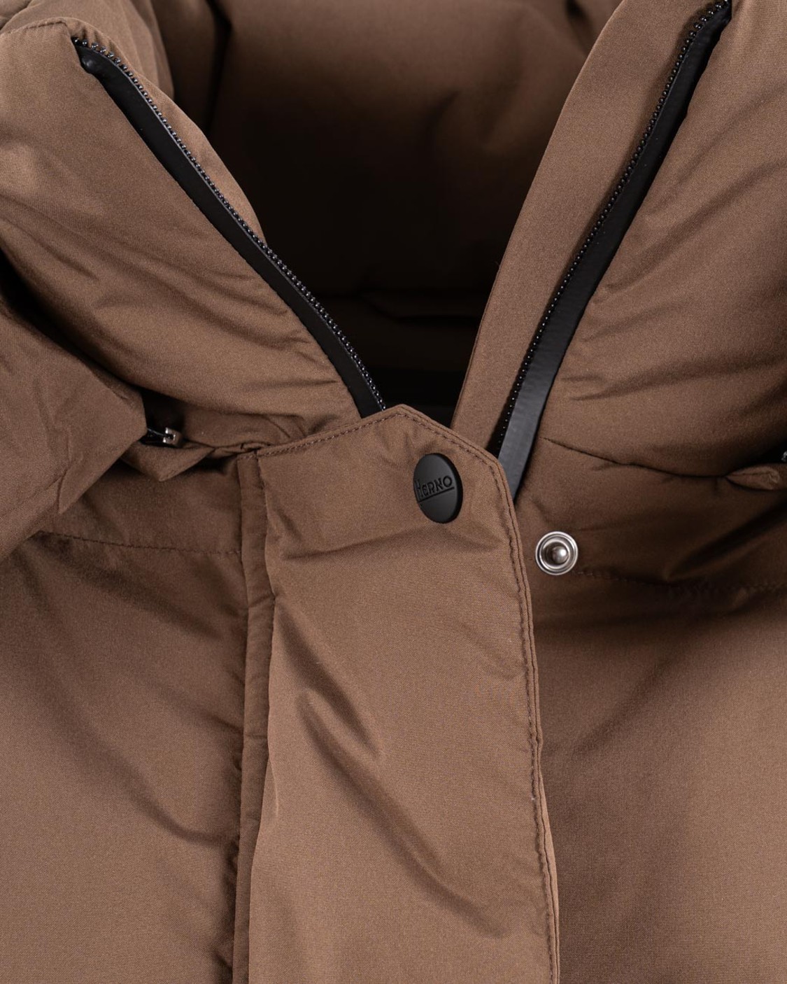 shop HERNO  Piumino: Herno piumino laminar in gore-tex.
Chiusura centrale con cerniera a doppio cursore.
Tasche frontali.
Cappuccio.
Spacchi laterali.
Composizione: 100% poliestere.
Made in the Republic of Moldova.. PI002047D 12840-8158 number 486133
